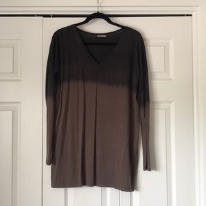 Flowy v-neck long sleeved top
